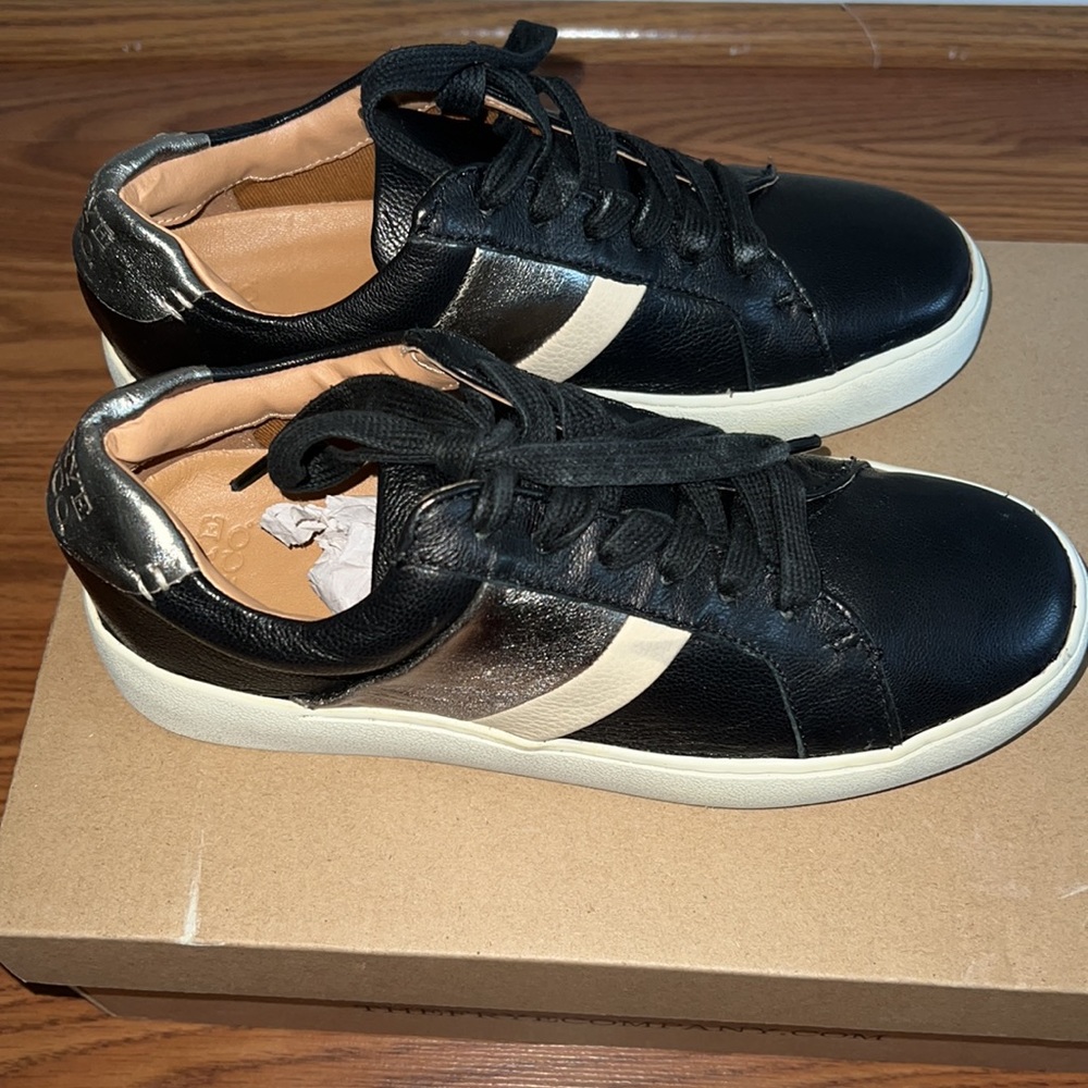 New Frye women’s Hallie low lace sneakers.
